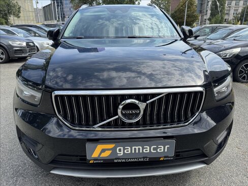 Volvo XC40 SUV / Terénní 2,0 l 145 kw
