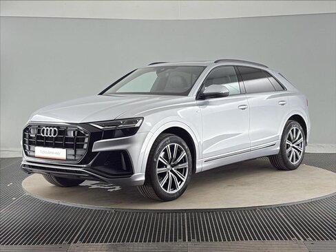 Audi Q8 SUV / Terénní 3,0 l 210 kw