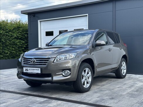 Toyota RAV4 SUV / Terénní 2,0 l 116 kw