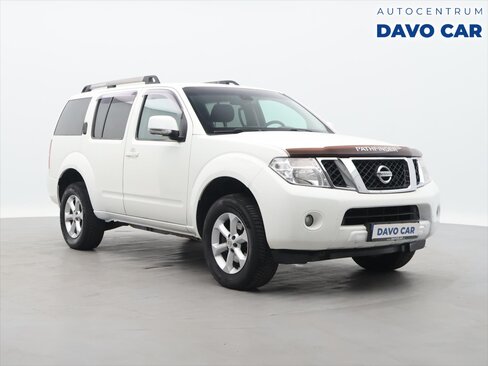 Nissan Pathfinder SUV / Terénní 2,5 l 140 kw