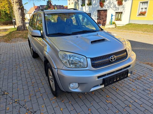 Toyota RAV4 SUV / Terénní 2,0 l 85 kw