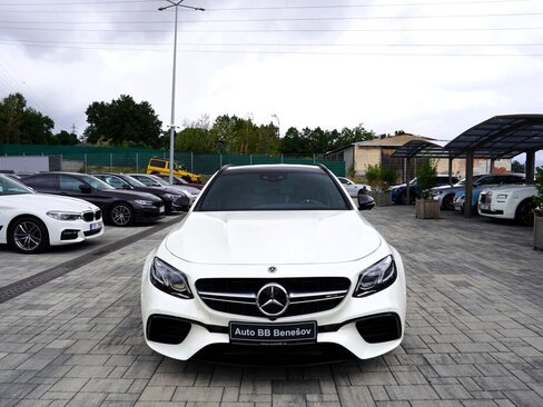 Mercedes-Benz Třídy E Kombi 4,0 l 450 kw