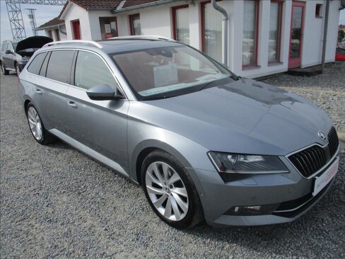 Škoda Superb Kombi 2,0 l 140 kw