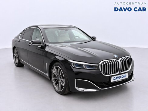 BMW Řada 7 Sedan / Limuzína 4,4 l 390 kw