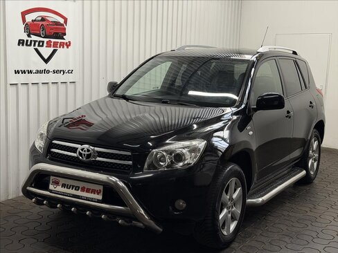 Toyota RAV4 SUV / Terénní 2,2 l 100 kw