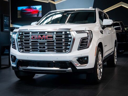 GMC Yukon SUV / Terénní 6,2 l 313 kw