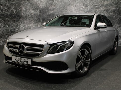 Mercedes-Benz Třídy E Sedan / Limuzína 2,0 l 135 kw