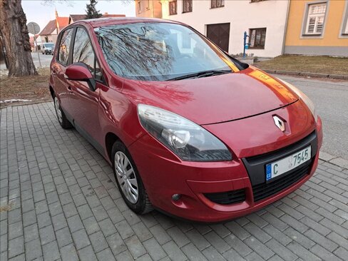 Renault Scénic Kombi 1,5 l 81 kw