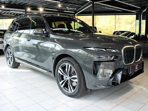 BMW X7 SUV / Terénní 3,0 l 250 kw