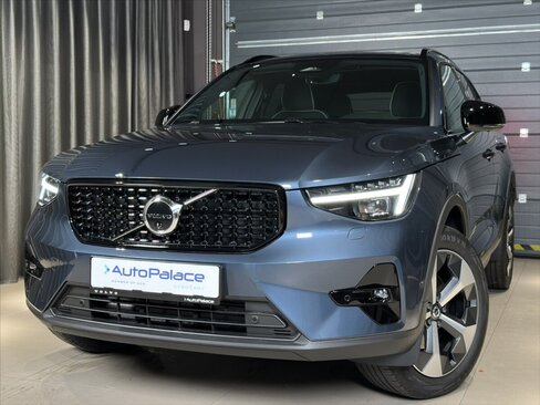 Volvo XC40 SUV / Terénní 2,0 l 145 kw
