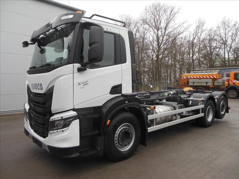 Iveco Ostatní Nosič kontaineru 11,1 l 338 kw
