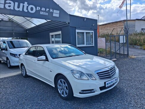 Mercedes-Benz Třídy E Sedan / Limuzína 1,8 l 120 kw