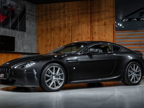 Aston Martin V8 Vantage Kupé 4,7 l 313 kw