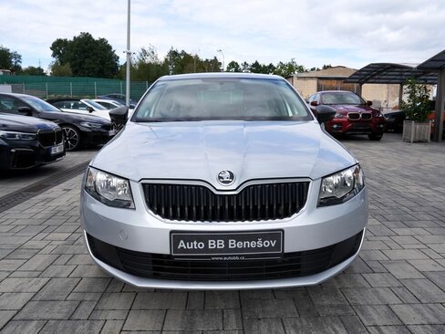 Škoda Octavia Sedan / Limuzína 1,2 l 63 kw