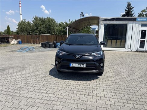 Toyota RAV4 SUV / Terénní 2,0 l 105 kw