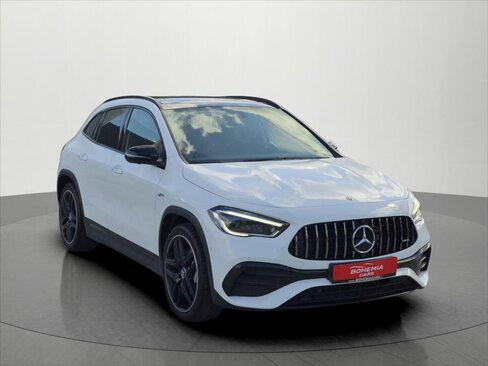 Mercedes-Benz GLA SUV / Terénní 2,0 l 225 kw