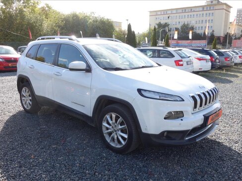Jeep Cherokee SUV / Terénní 2,2 l 147 kw