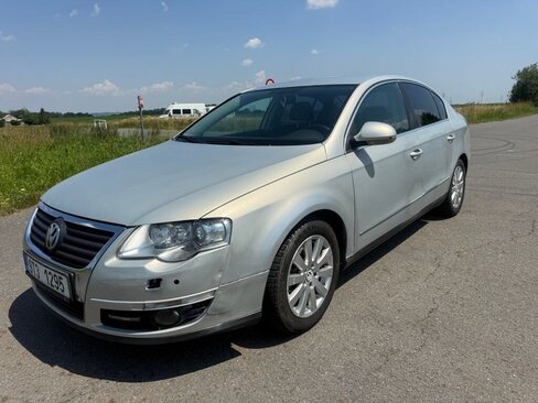 Volkswagen Passat Sedan / Limuzína 2,0 l 103 kw