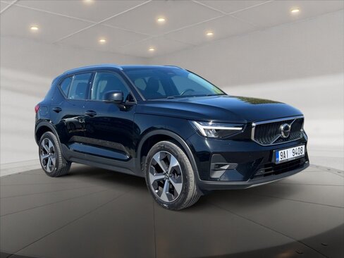 Volvo XC40 SUV / Terénní 2,0 l 145 kw