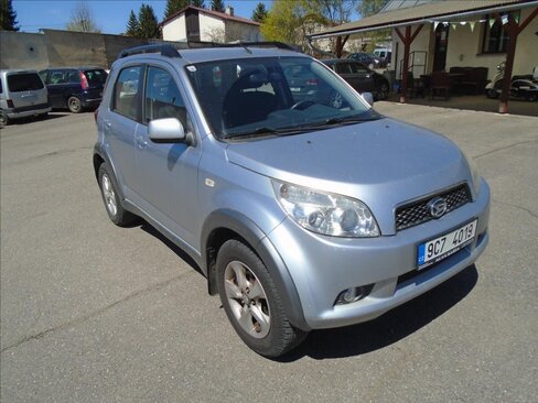 Daihatsu Terios SUV / Terénní 1,5 l 77 kw