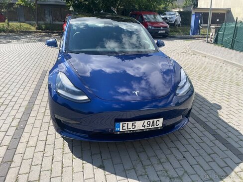 Tesla Model 3 Sedan / Limuzína 0,0 350 kw