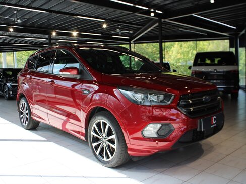Ford Kuga SUV / Terénní 2,0 l 110 kw