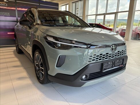 Toyota Corolla Cross SUV / Terénní 2,0 l 131 kw