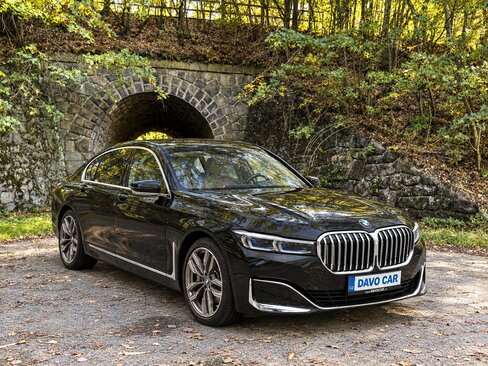 BMW Řada 7 Sedan / Limuzína 4,4 l 390 kw