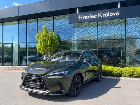 Lexus NX 450h plus SUV / Terénní 2,5 l 215 kw
