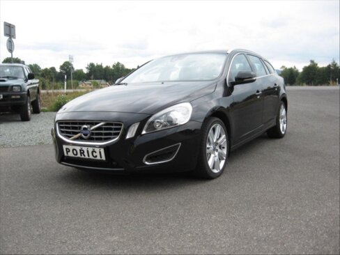 Volvo V60 Kombi 2,4 l 158 kw