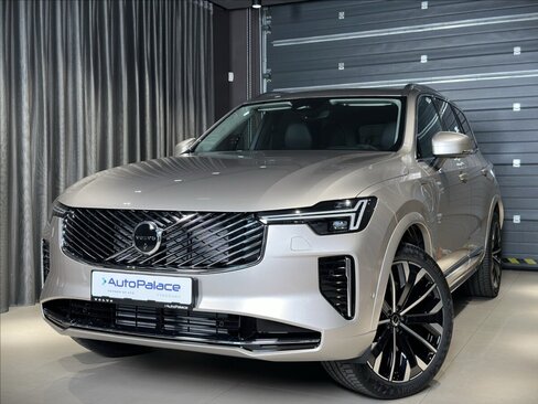 Volvo XC90 SUV / Terénní 2,0 l 299 kw