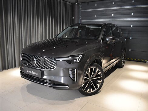 Volvo XC90 SUV / Terénní 2,0 l 335 kw