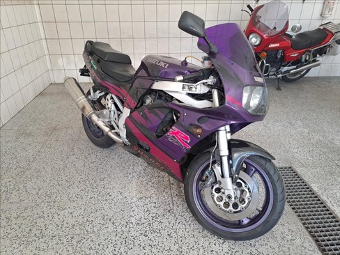 Suzuki Ostatní Ostatní 749,0 74 kw
