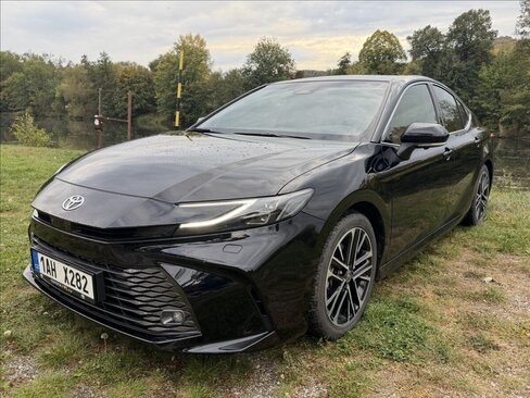 Toyota Camry Sedan / Limuzína 2,5 l 169 kw