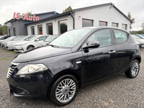 Lancia Y Hatchback 1,2 l 51 kw