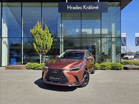 Lexus NX 350h SUV / Terénní 2,5 l 179 kw