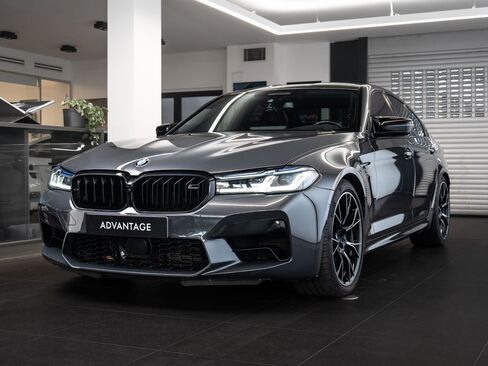 BMW M5 Sedan / Limuzína 4,4 l 460 kw