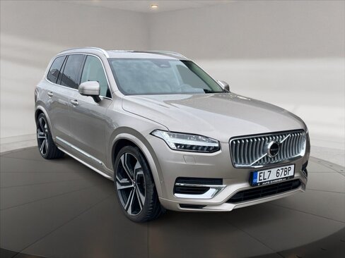 Volvo XC90 SUV / Terénní 2,0 l 228 kw
