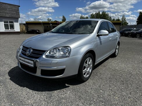 Volkswagen Jetta Sedan / Limuzína 1,6 l 75 kw