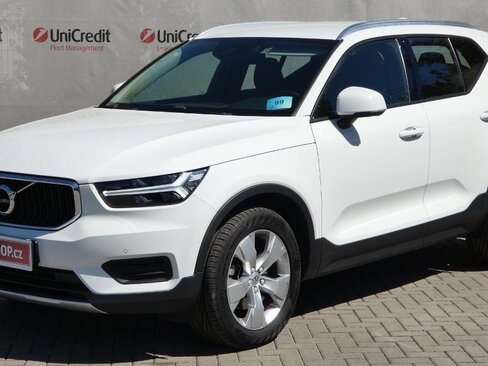 Volvo XC40 SUV / Terénní 2,0 l 145 kw