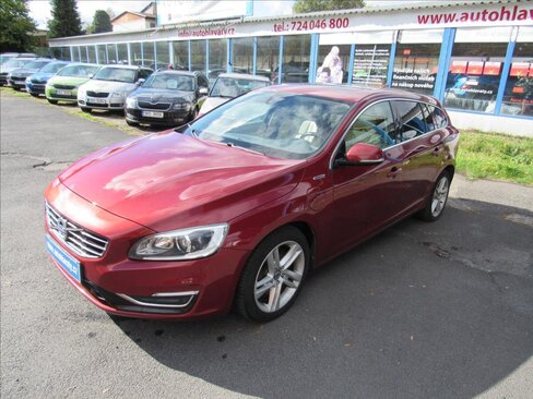 Volvo V60 Kombi 2,4 l 158 kw