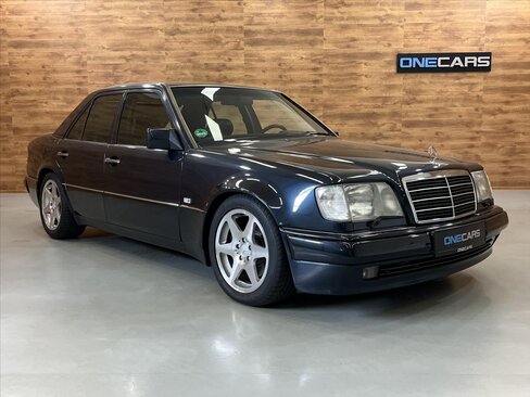 Mercedes-Benz Třídy E Sedan / Limuzína 5,0 l 235 kw