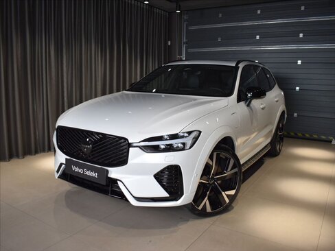 Volvo XC60 SUV / Terénní 2,0 l 335 kw