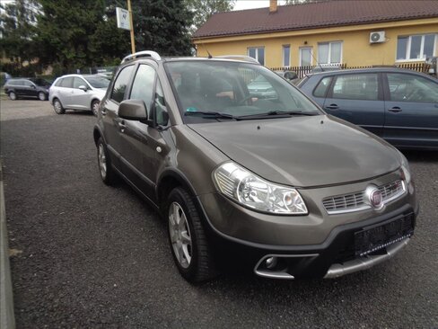 Fiat Sedici Hatchback 2,0 l 99 kw