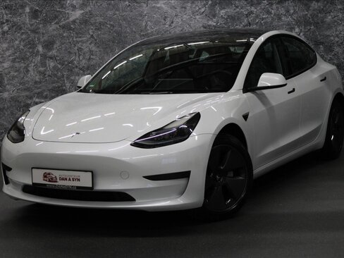 Tesla Model 3 Sedan / Limuzína 0,0 208 kw