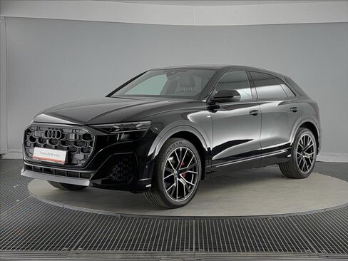 Audi Q8 SUV / Terénní 3,0 l 210 kw