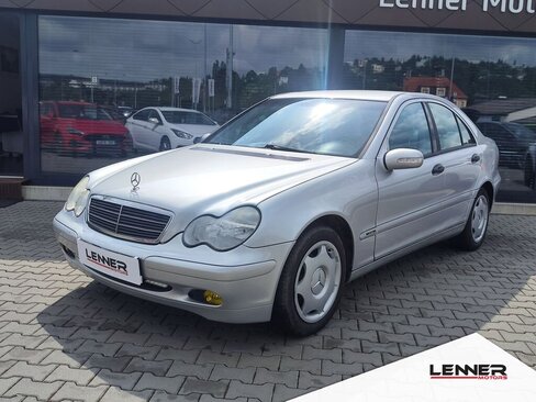 Mercedes-Benz Třídy C Sedan / Limuzína 2,0 l 120 kw