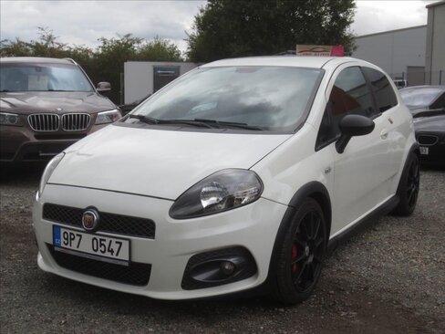 Fiat Grande Punto Hatchback 1,4 l 139 kw