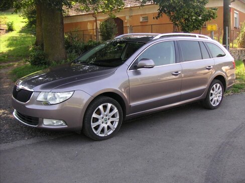 Škoda Superb Kombi 2,0 l 103 kw