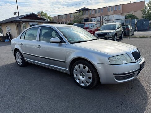 Škoda Superb Sedan / Limuzína 2,8 l 142 kw